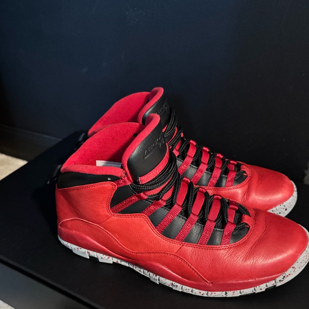 Size 10.5 - Air Jordan 10 Retro Bulls Over Broadway 705178-601